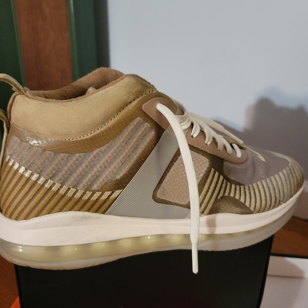 Nike LeBron Icon, John Elliot, Beige, 10.5 great condition